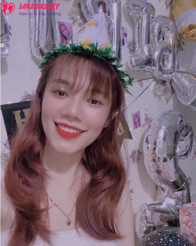 Trần Mỹ 2k1 vú to, mông tròn biết mọi tư thế