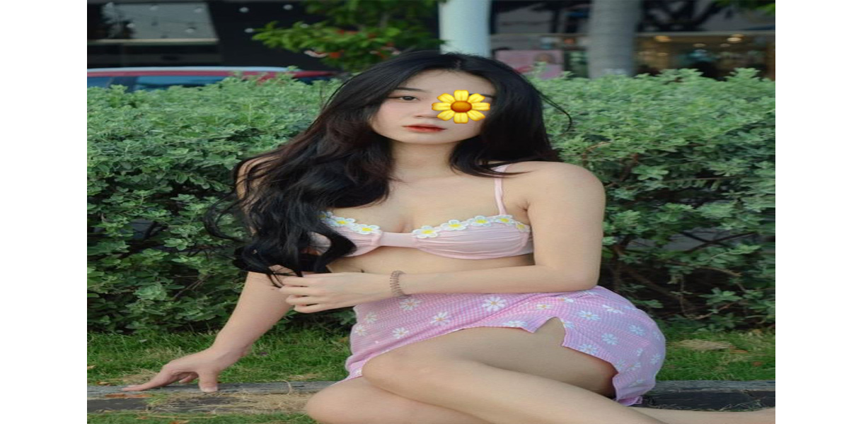 Minh Châu - Em gái sexy mới lớn muốn tìm phú ông chu cấp học phí