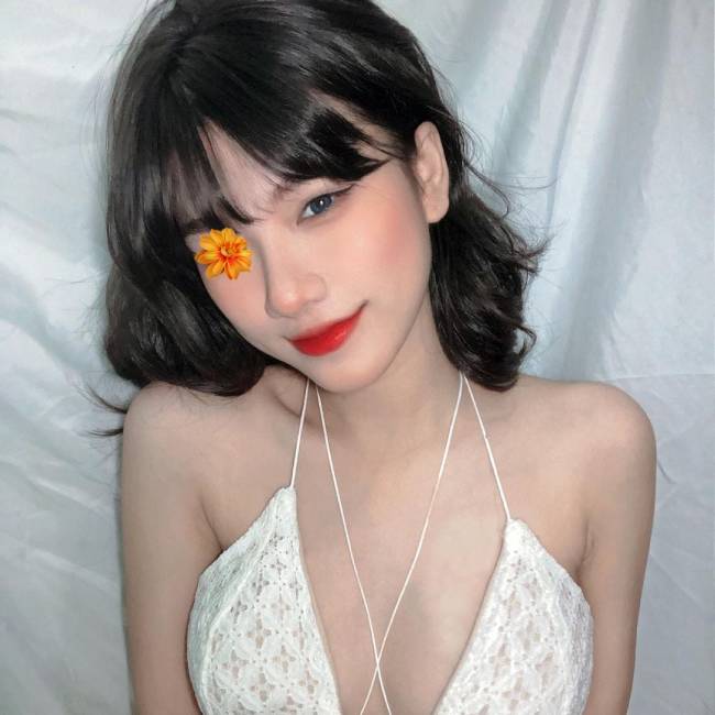 Hoàng Mai - Gái gọi mũm mĩm, dễ thương