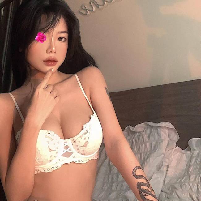 Trang Trang - Gái gọi quyến rũ, sexy