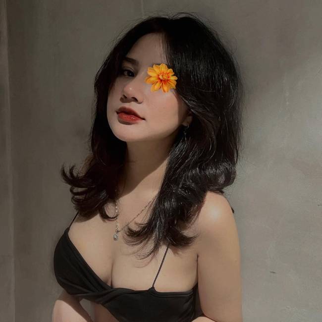 Huyền Trang - Gái gọi sở hữu 3 vòng nóng bỏng