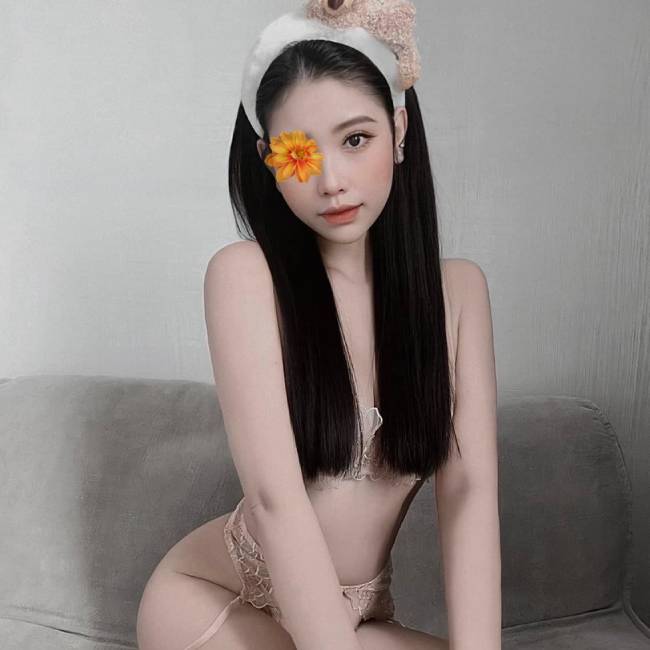 Gia Mỹ - Em gái chân dài, dáng đẹp