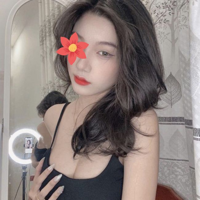 Hiền Vy- Cô nàng tươi xinh, biết nghe lời và chiều chuộng