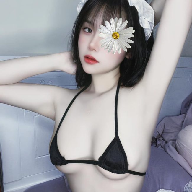 Hoàng Chi - Gái gú Kim mã ngực đẹp xinh