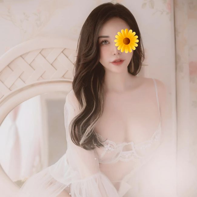 Khánh Huyền- Gái gọi Quận Bình Thạnh, TPHCM xinh tươi, trẻ trung