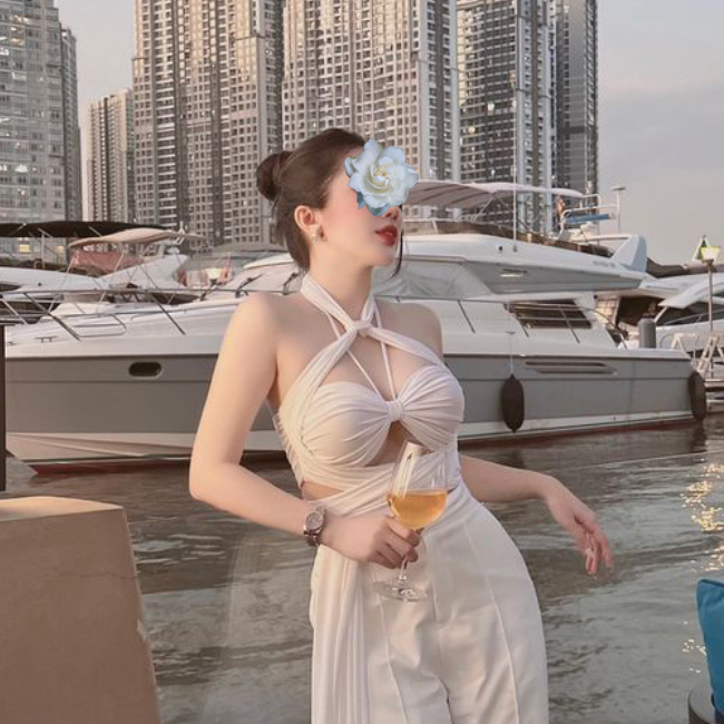 Khánh Ngân - Gái gọi hạng sang đi khách Tân Phú chiều tới bến