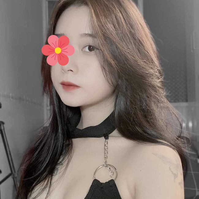 Khánh Trinh- Gái gọi Thành Công thân hình nóng bỏng