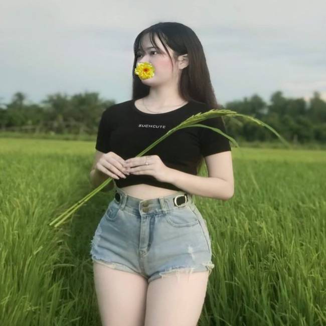 Minh Tú - Gái gọi huyện Củ Chi body đẹp, xinh tươi