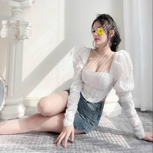 Mỹ Mỹ - Cô em có body siêu gợi cảm