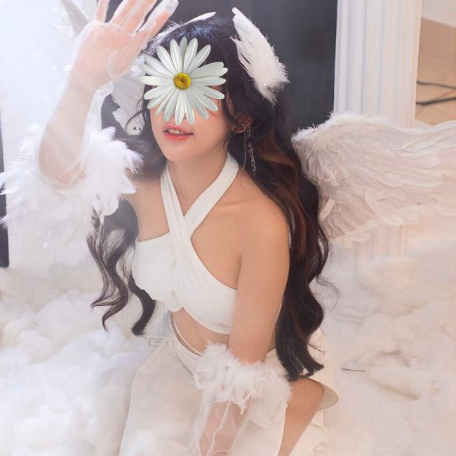 Thu Hảo - Gái làm tiền Kim Mã chơi kiểu nào cũng được